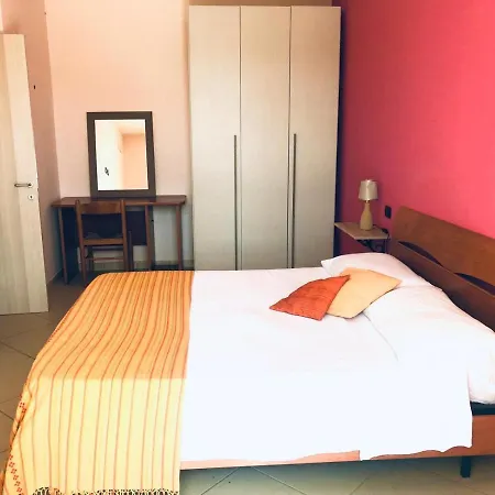 Vakantiehuis Trilocale In Zona Lidi Via Salento, 18